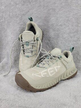 Keen Women's NXIS EVO Waterproof Shoe Size 7 Abbey Stone/Iceberg Green